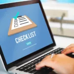 une checklist sur un écran d'ordinateur